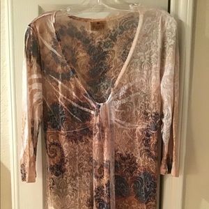 SUKI JONES: top size MEDIUM